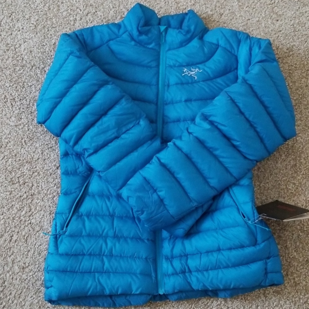 SOLD-----Arcteryx cerium lt